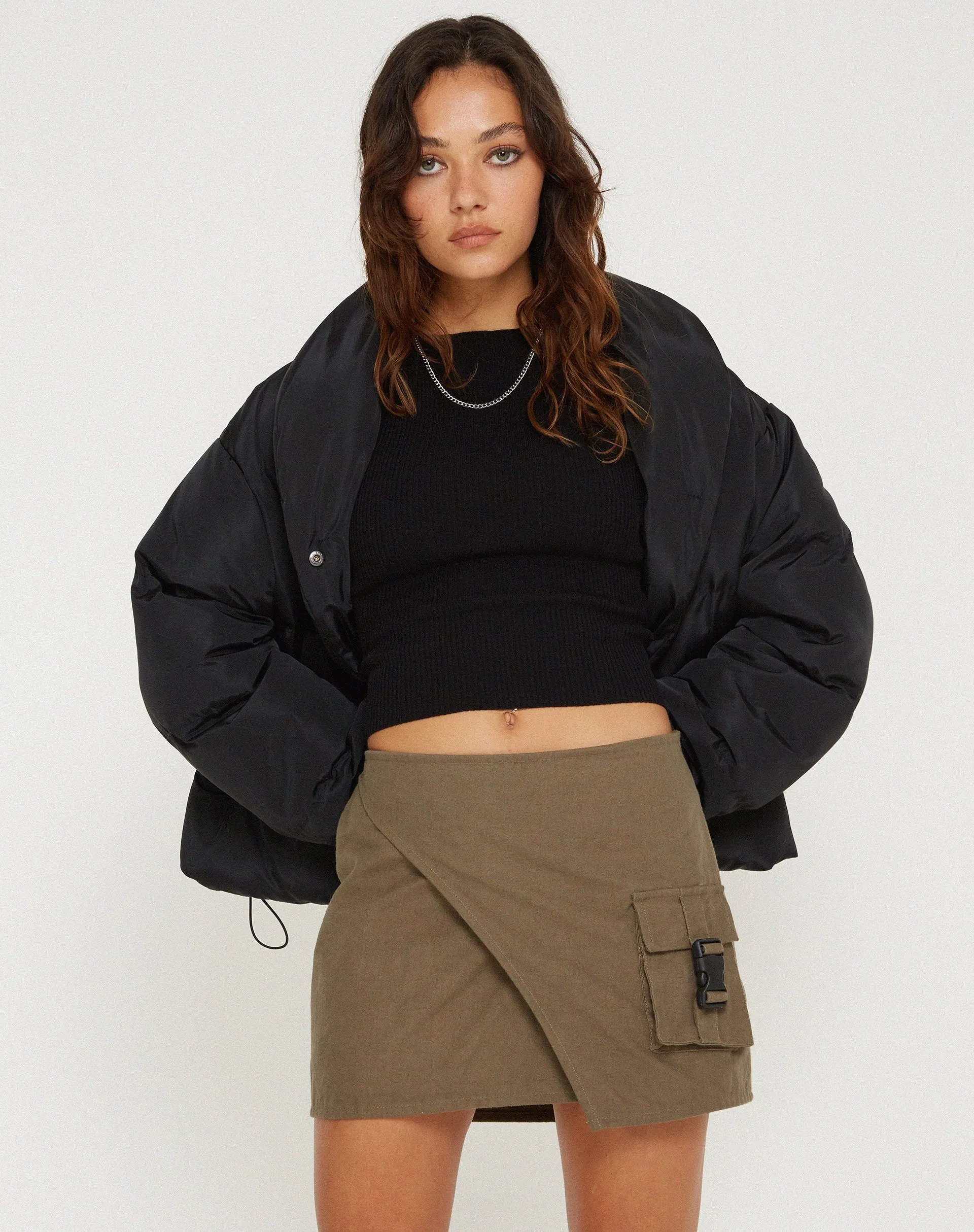 Trin Low Waisted Mini Skirt in Military Khaki